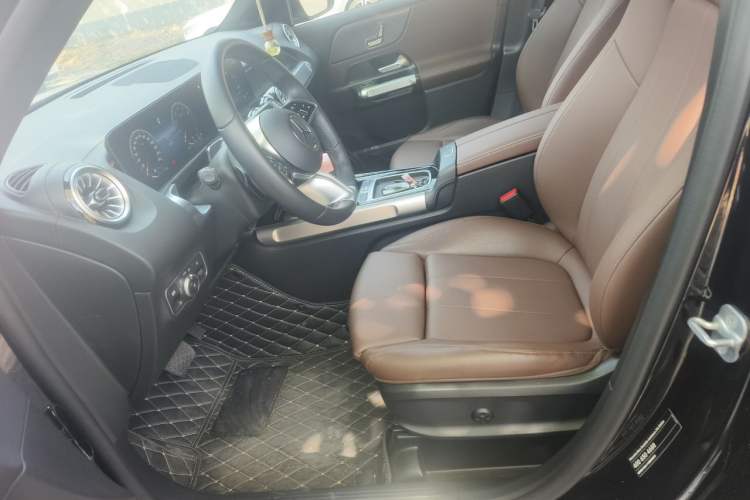 Used Mercedes-Benz GLB 2024 GLB 200 Dynamic Edition Left Front Seat