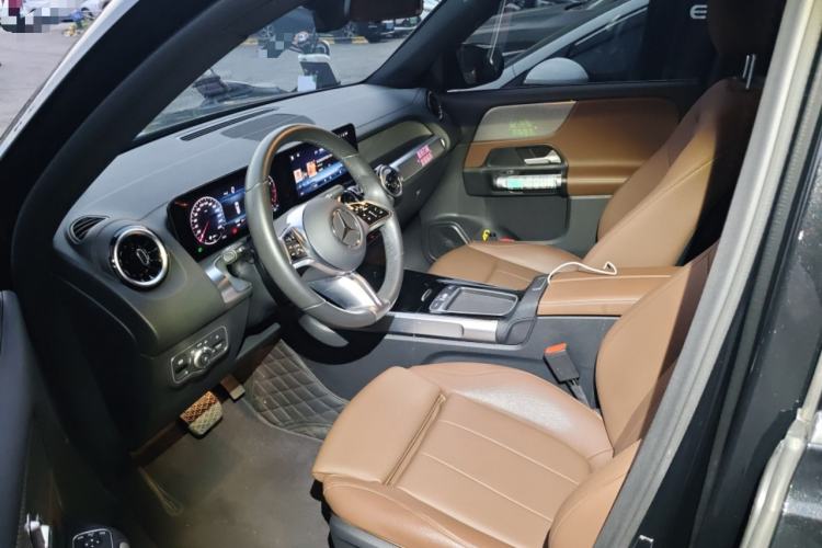 Used Mercedes-Benz GLB 2024 GLB 200 Fashion Model Left Front Seat
