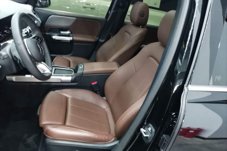 Used Mercedes-Benz GLB 2024 GLB 200 Dynamic Edition Left Front Seat