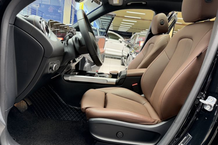 Used Mercedes-Benz GLB 2024 GLB 220 Dynamic Edition Left Front Seat