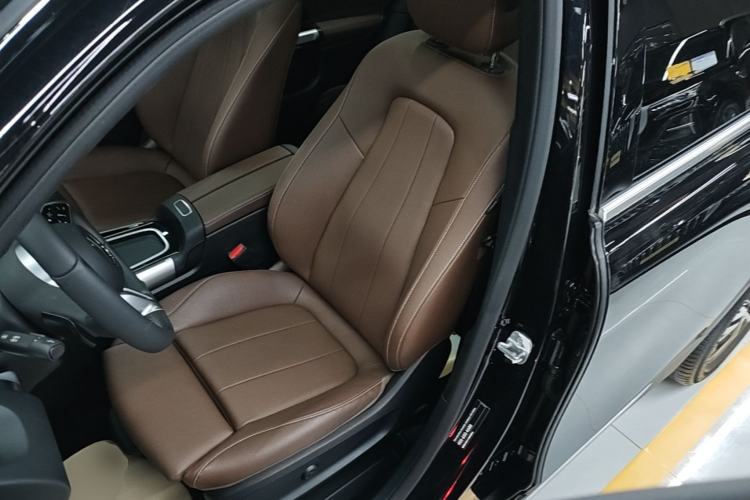 Used Mercedes-Benz GLB 2024 Refresh GLB 220 Dynamic Edition Left Front Seat