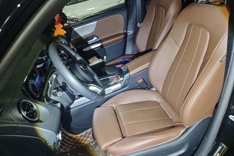 Used Mercedes-Benz GLB 2024-Year Restyled GLB 200 Dynamic Edition Left Front Seat