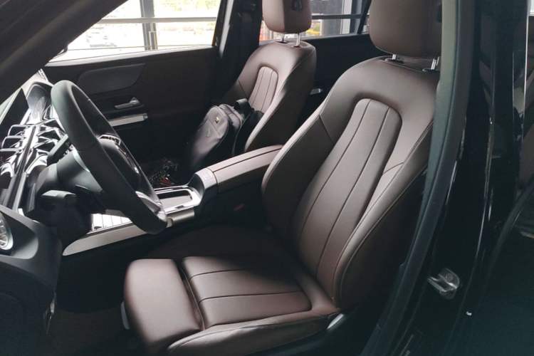 Used Mercedes-Benz GLB 2024 Refresh GLB 220 Dynamic Edition Left Front Seat