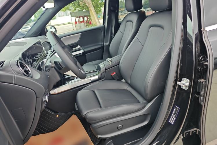 Used Mercedes-Benz GLB 2024-Year Restyled GLB 200 Dynamic Edition Left Front Seat