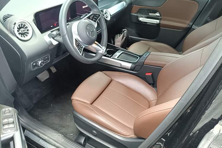 Used Mercedes-Benz GLB 2024 Refresh GLB 220 Dynamic Edition Left Front Seat