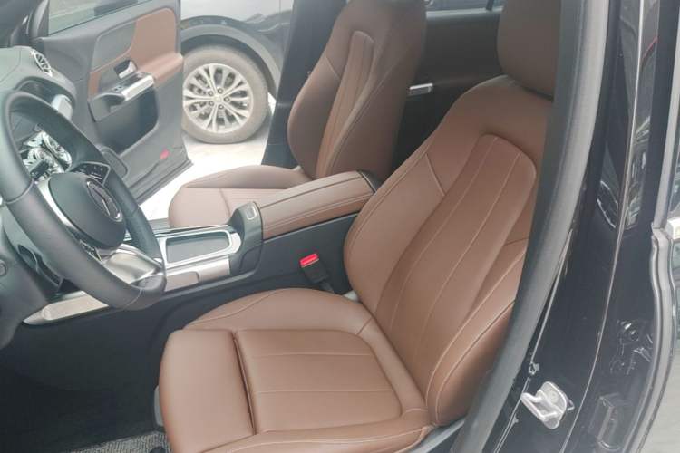 Used Mercedes-Benz GLB 2024 Refresh GLB 220 Dynamic Edition Left Front Seat