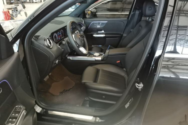 Used Mercedes-Benz GLB 2024 Refresh GLB 220 Fashion Edition Left Front Seat