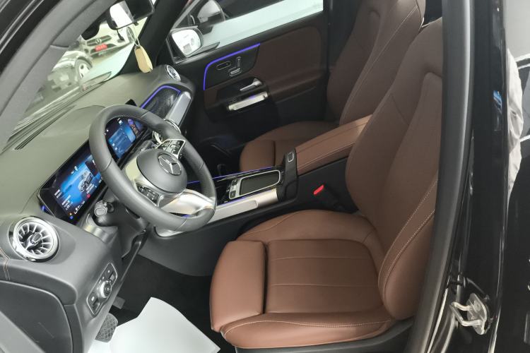 Used Mercedes-Benz GLB 2024 Refresh GLB 220 Fashion Edition Left Front Seat