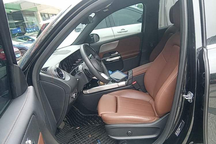 Used Mercedes-Benz GLB 2024 GLB 200 Fashion Model Left Front Seat