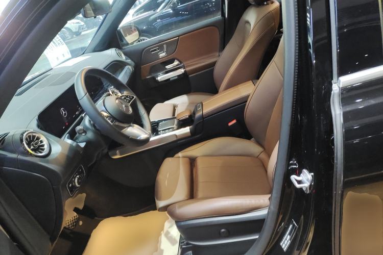 Used Mercedes-Benz GLB 2024 GLB 220 Fashion Model Left Front Seat