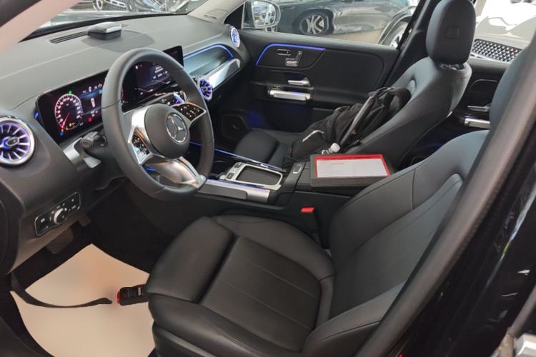 Used Mercedes-Benz GLB 2024 GLB 220 Fashion Model Left Front Seat