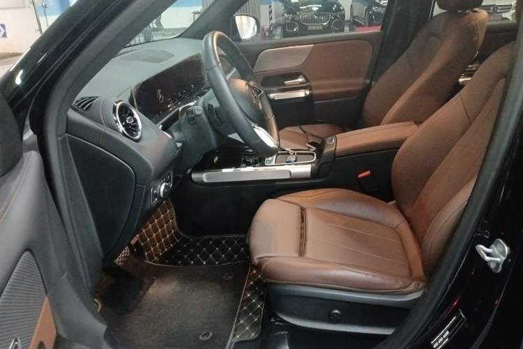 Used Mercedes-Benz GLB 2024 GLB 200 Dynamic Edition Left Front Seat
