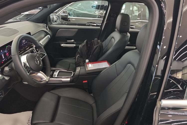 Used Mercedes-Benz GLB 2024 GLB 200 Dynamic Edition Left Front Seat