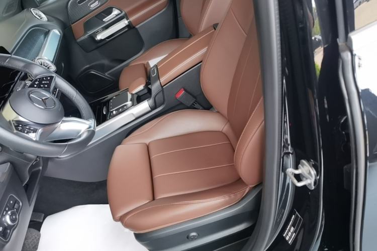 Used Mercedes-Benz GLB 2024 GLB 220 Fashion Model Left Front Seat