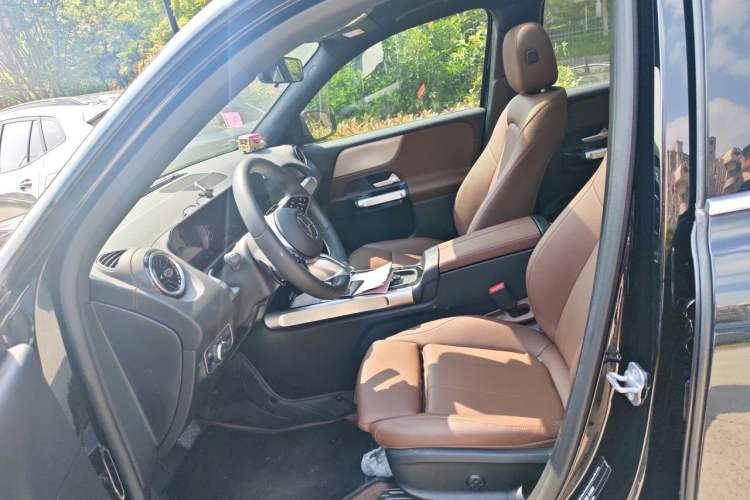 Used Mercedes-Benz GLB 2024 GLB 200 Dynamic Edition Left Front Seat