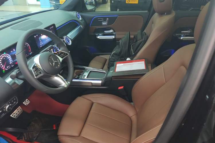Used Mercedes-Benz GLB 2024-Year Restyled GLB 220 4MATIC Left Front Seat