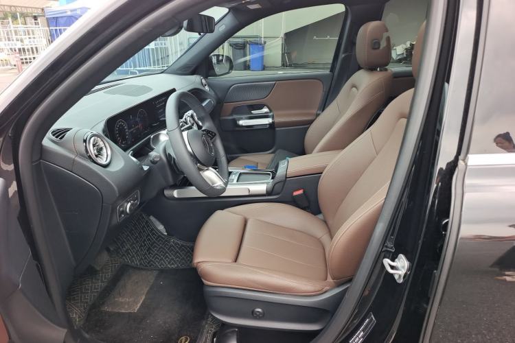 Used Mercedes-Benz GLB 2024 Refresh GLB 220 Dynamic Edition Left Front Seat