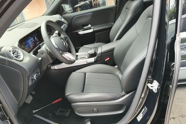 Used Mercedes-Benz GLB 2024 GLB 220 Dynamic Edition Left Front Seat