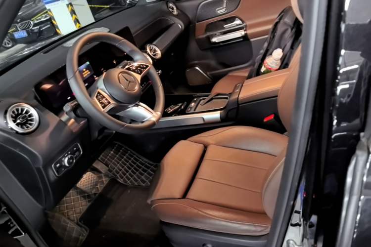 Used Mercedes-Benz GLB 2024 Refresh GLB 220 Dynamic Edition Left Front Seat