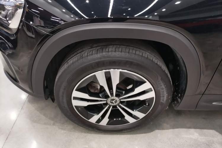 Used Mercedes-Benz GLB 2024 GLB 200 Dynamic Edition Left Front Wheel Hub