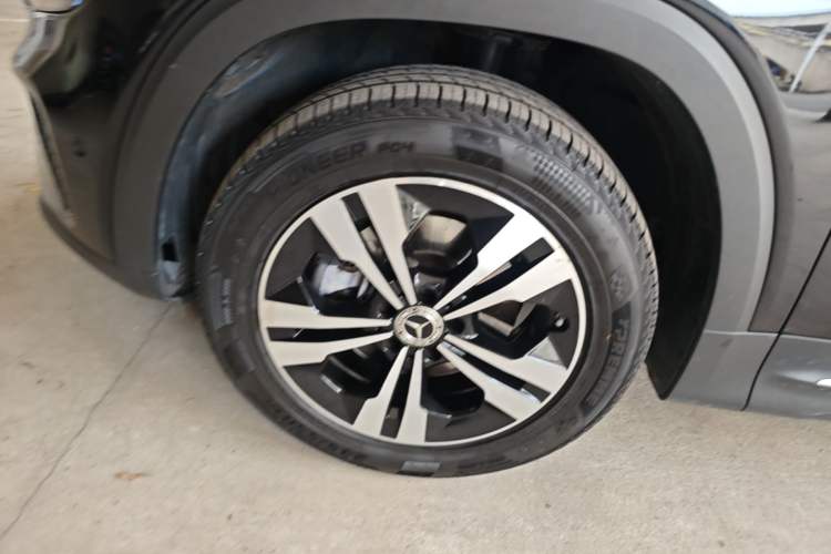 Used Mercedes-Benz GLB 2024-Year Restyled GLB 200 Dynamic Edition Left Front Wheel Hub