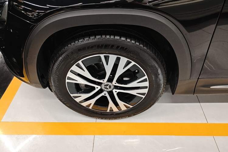 Used Mercedes-Benz GLB 2024 Refresh GLB 220 Dynamic Edition Left Front Wheel Hub