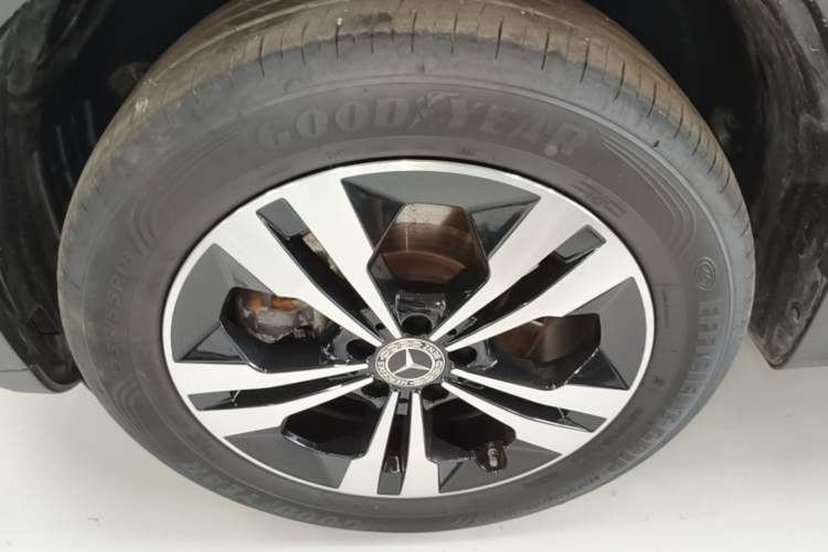 Used Mercedes-Benz GLB 2024 GLB 200 Dynamic Edition Left Front Wheel Hub