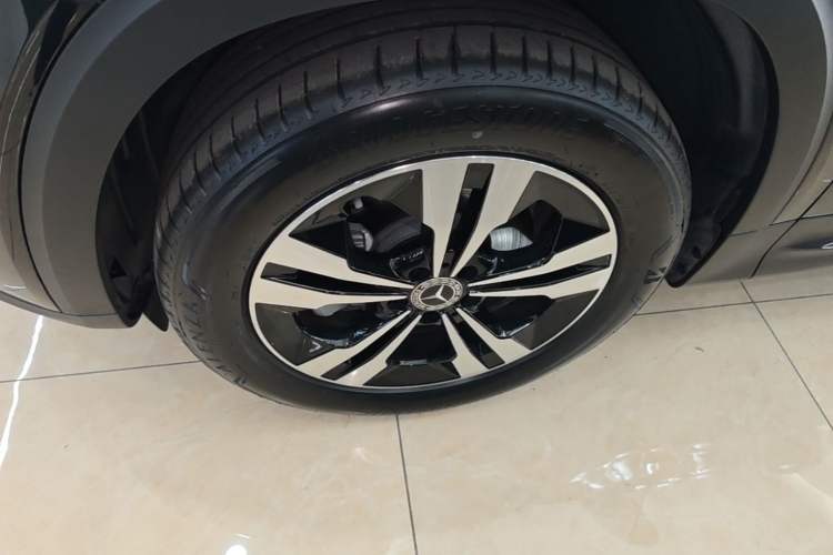 Used Mercedes-Benz GLB 2024 GLB 200 Dynamic Edition Left Front Wheel Hub