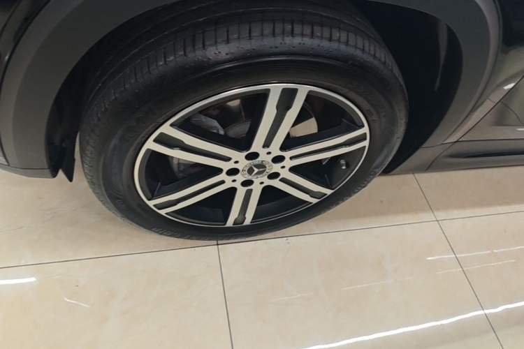 Used Mercedes-Benz GLB 2024-Year Restyled GLB 220 4MATIC Left Front Wheel Hub