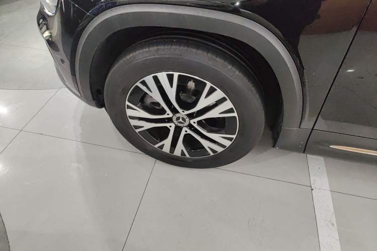 Used Mercedes-Benz GLB 2024 Refresh GLB 220 Dynamic Edition Left Front Wheel Hub