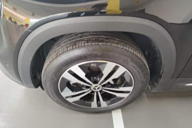 Used Mercedes-Benz GLB 2024-Year Restyled GLB 200 Dynamic Edition Left Front Wheel Hub