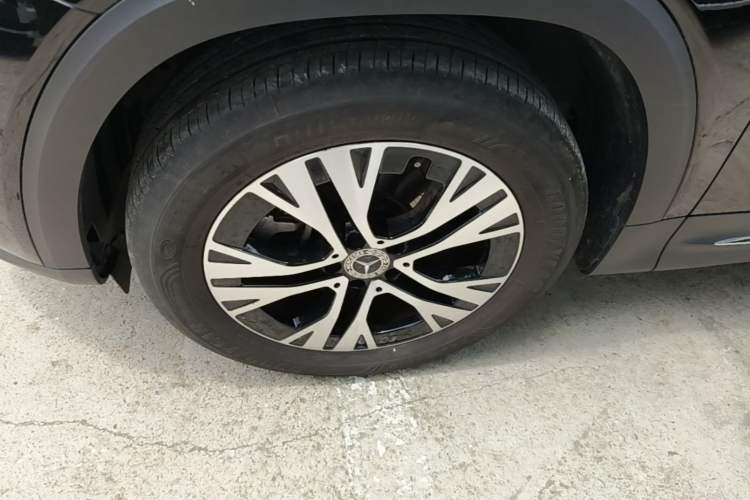 Used Mercedes-Benz GLB 2024 GLB 220 Dynamic Edition Left Front Wheel Hub