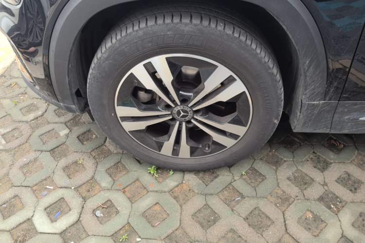 Used Mercedes-Benz GLB 2024 GLB 200 Dynamic Edition Left Front Wheel Hub