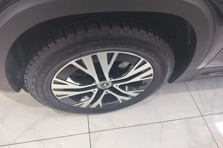 Used Mercedes-Benz GLB 2024 Refresh GLB 220 Dynamic Edition Left Front Wheel Hub