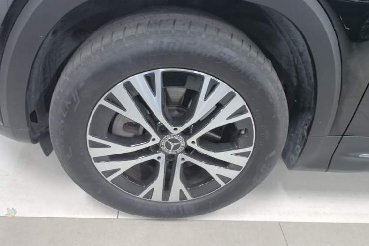 Used Mercedes-Benz GLB 2024 GLB 220 Dynamic Edition Left Front Wheel Hub
