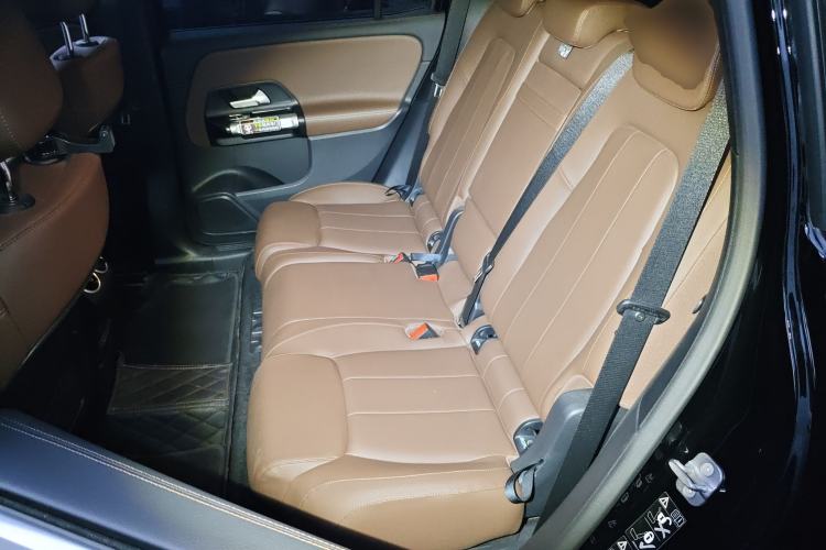 Used Mercedes-Benz GLB 2024 GLB 200 Fashion Model Left Rear Seat