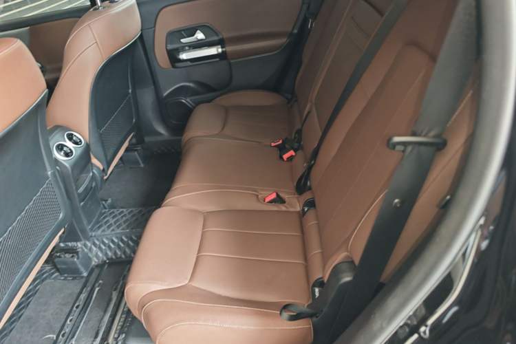 Used Mercedes-Benz GLB 2024-Year Restyled GLB 200 Dynamic Edition Left Rear Seat