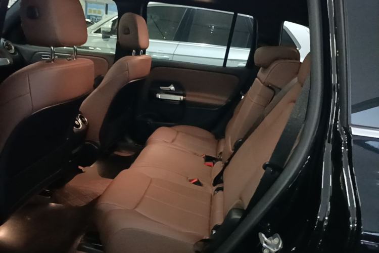 Used Mercedes-Benz GLB 2024 GLB 220 Fashion Model Left Rear Seat