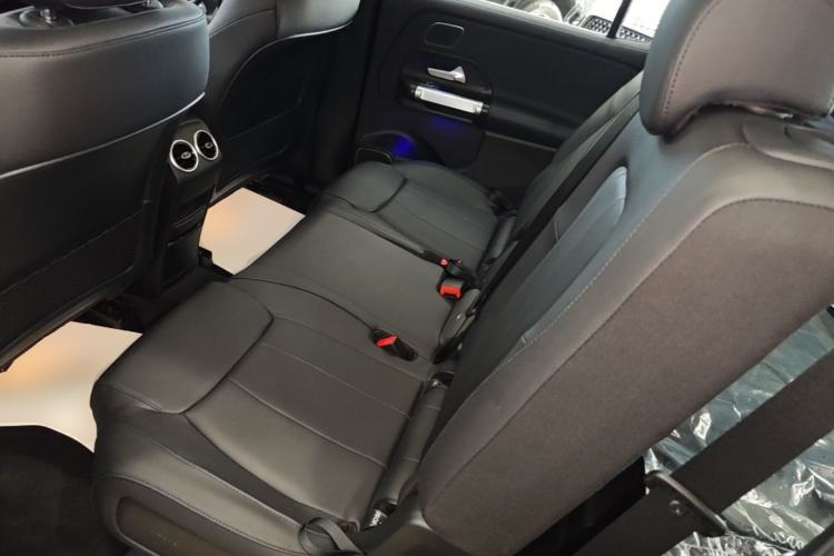 Used Mercedes-Benz GLB 2024 GLB 220 Fashion Model Left Rear Seat