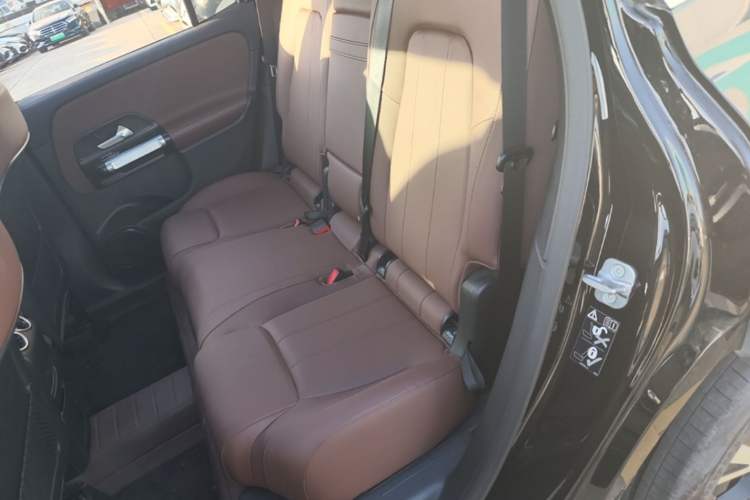 Used Mercedes-Benz GLB 2024 Refresh GLB 220 Dynamic Edition Left Rear Seat