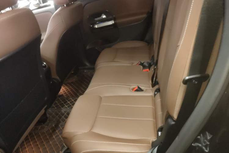 Used Mercedes-Benz GLB 2024-Year Restyled GLB 220 4MATIC Left Rear Seat
