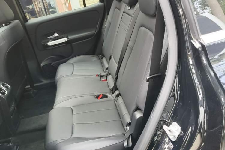 Used Mercedes-Benz GLB 2024 GLB 220 Dynamic Edition Left Rear Seat