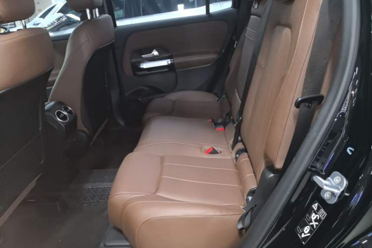 Used Mercedes-Benz GLB 2024 GLB 220 Dynamic Edition Left Rear Seat
