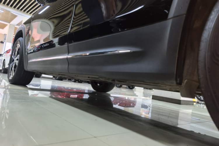 Used Mercedes-Benz GLB 2024 GLB 200 Fashion Model Left Side Sill