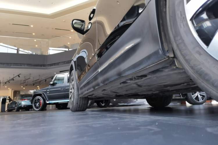 Used Mercedes-Benz GLB 2024 GLB 220 Fashion Model Left Side Sill