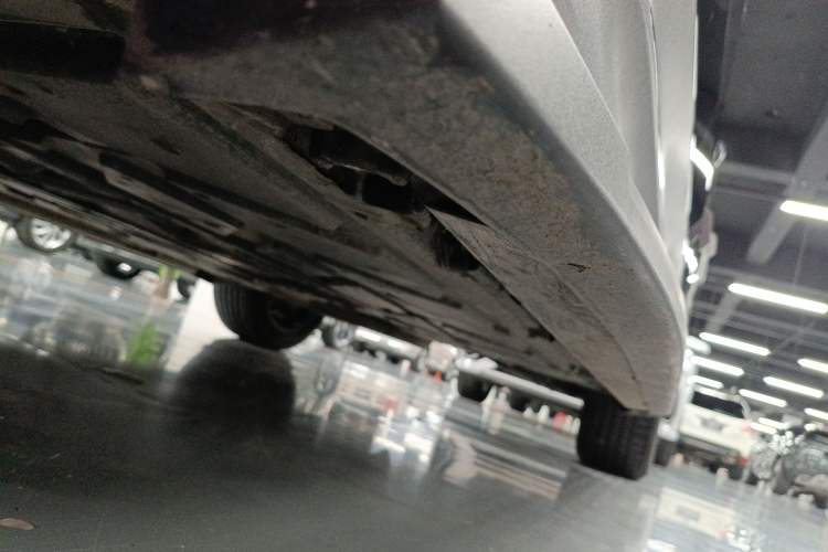 Used Mercedes-Benz GLB 2024 GLB 220 Fashion Model Left Side Sill