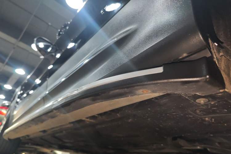 Used Mercedes-Benz GLB 2024 Refresh GLB 220 Dynamic Edition Left Side Sill