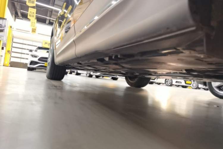 Used Mercedes-Benz GLB 2024-Year Restyled GLB 200 Dynamic Edition Left Side Sill