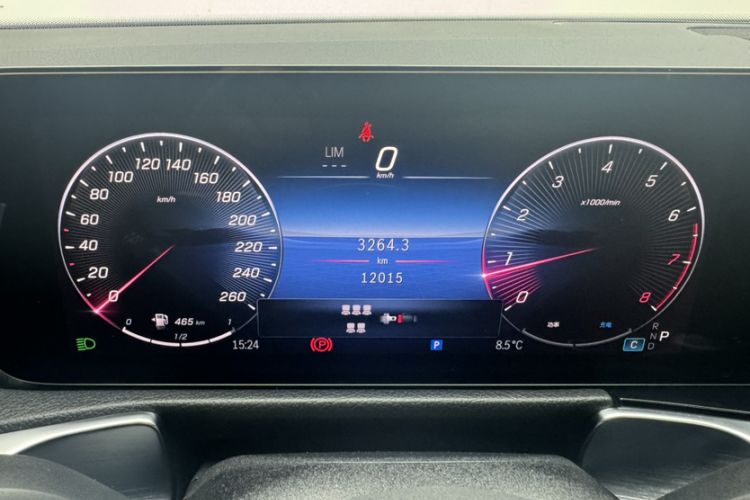 Used Mercedes-Benz GLB 2024 Refresh GLB 220 Fashion Edition Odometer Close Up