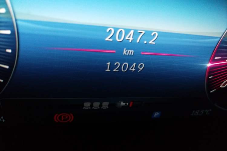 Used Mercedes-Benz GLB 2024 Refresh GLB 220 Dynamic Edition Odometer Close Up